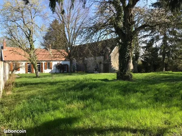 Charmante fermette meublée avec grange et grand terrain
