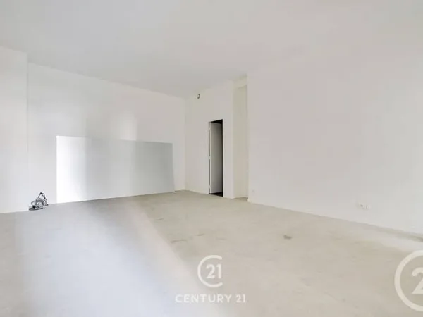 Local commercial 3 pièces 60 m²