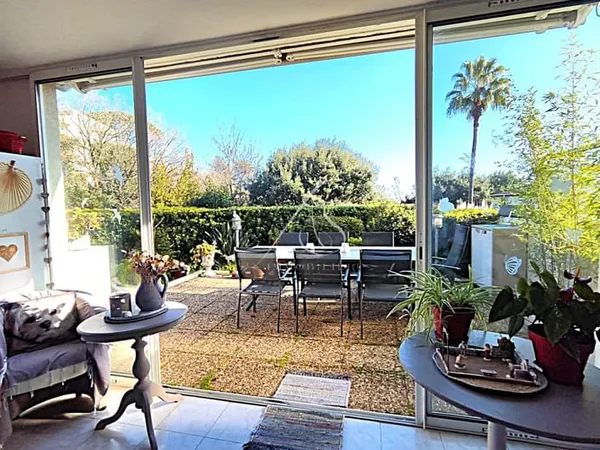 Superbe 4 pièces en rez de jardin au coeur de Mandelieu