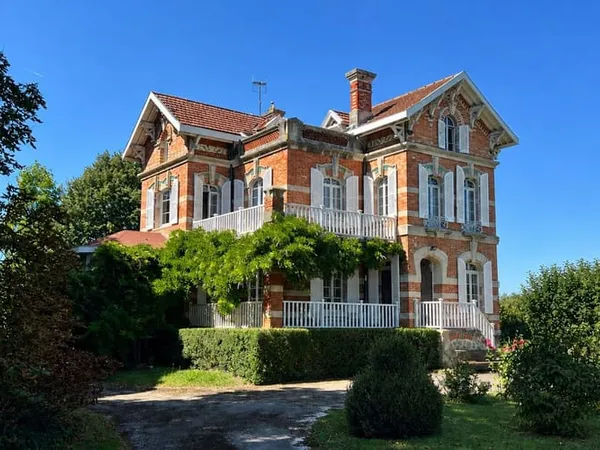 Maison 9 pièces 235 m²