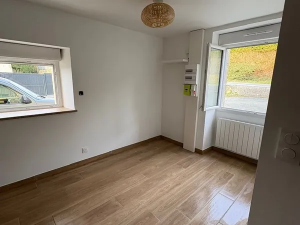 Studio refait à neuf proche centre