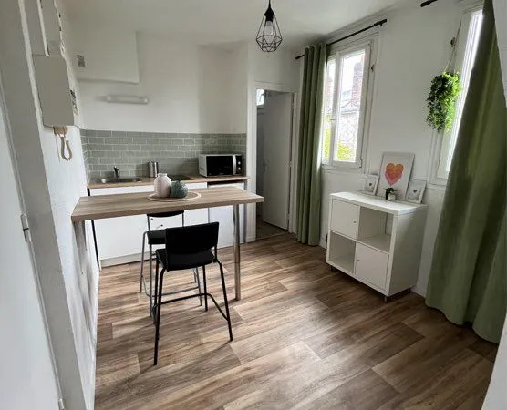 Studio meublé 21 m² - Rouen Quartier Beauvoisine - 3e étage - 550 CC