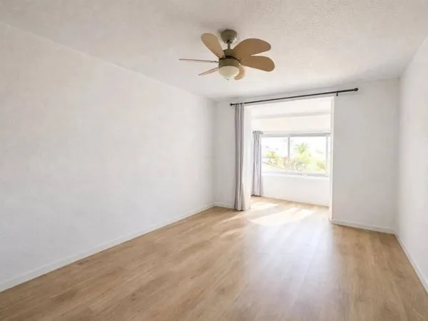 Studio 1 pièce 27 m²