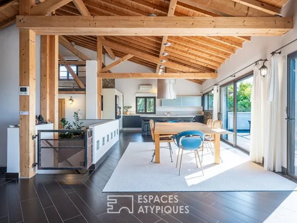 Ancien corps de ferme rénové en habitations