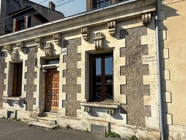 Maison à vendre 5 pièces, Bergerac 4 chambres sur 257 m2 de terrain