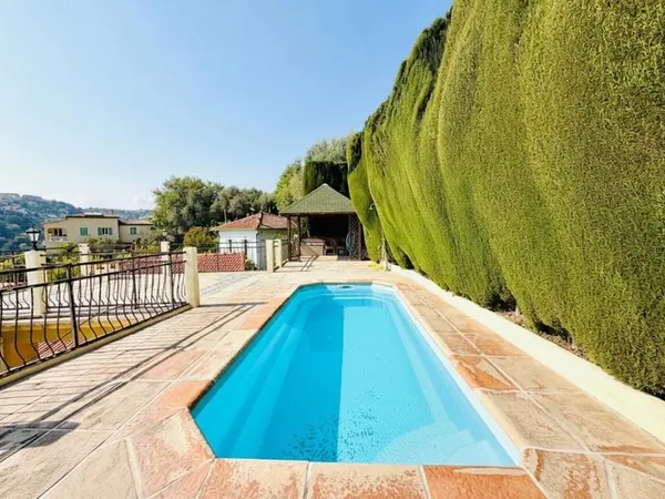 Quartier résidenciel-calme-Villa-Piscine
