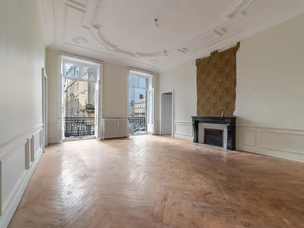 Nantes - Centre-Ville Cathédrale : Hôtel particulier à l'adresse exceptionnelle
