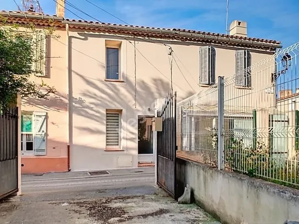 Charmante Maison de Ville avec terrain à Châteauneuf-les-Martigues !