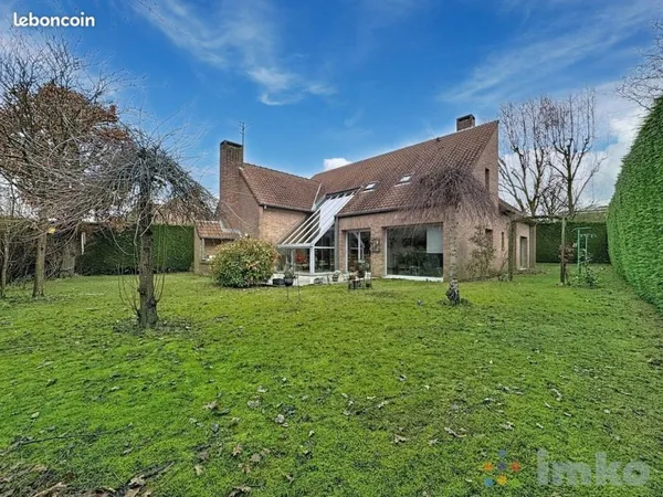 Maison 7 pièces 237 m²