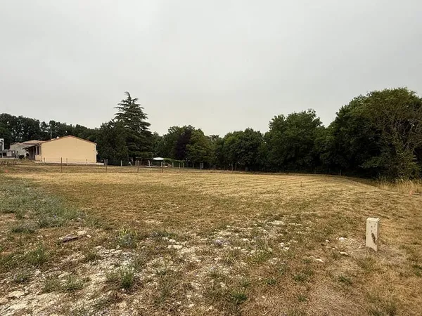 Terrain constructible Champniers 847 m2