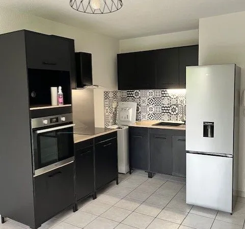 Appartement T2 avec Terrasse et Parking
