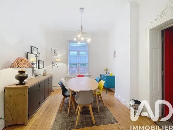 Maison 9 pièces 239 m²