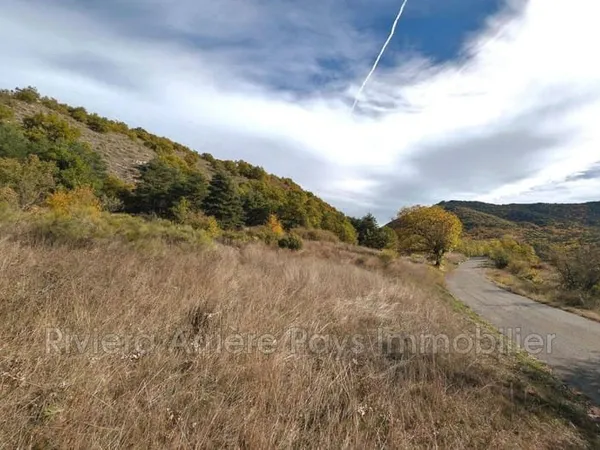 Terrain 10425 m²