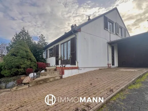 Maison mitoyenne familiale avec extérieur et garage