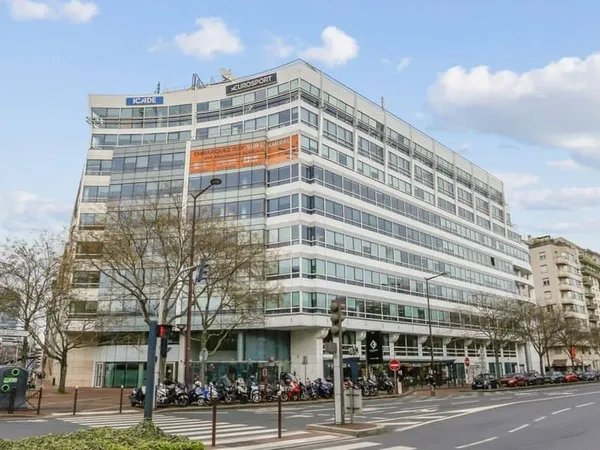 Bureau 2 pièces 420 m²