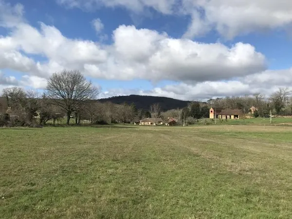 Terrain de 1600m² sur la commune de Groléjac