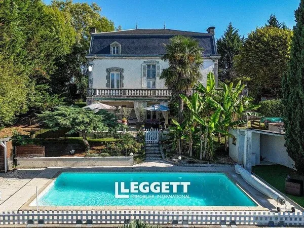 Maison 12 pièces 220 m²