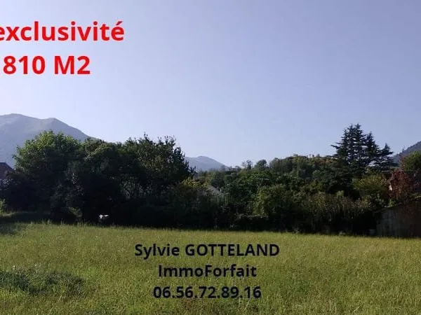 Terrain 1810 m²