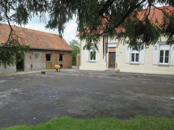 Ref 3927 - RARE SUR LE MARCHÉ, corps de ferme avec pâture en