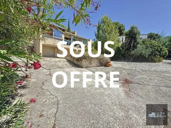 BORMES-LES-MIMOSAS - Maison Individuelle 4 Pièces sur Terrain de 940 m²