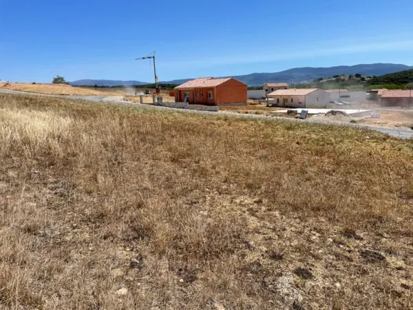 Terrain 675 m²