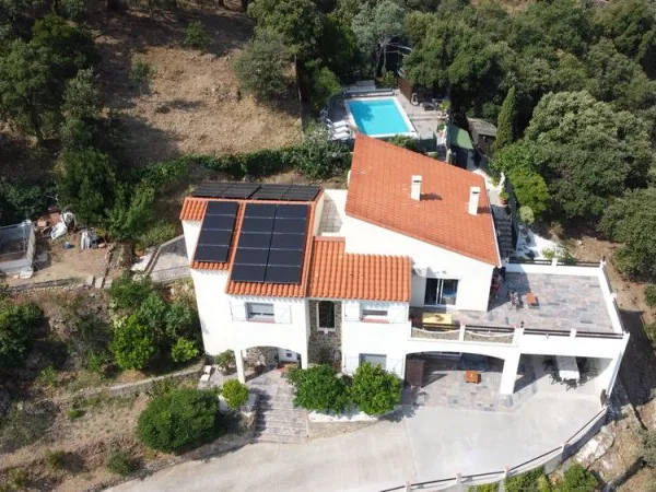 Prop. 4 hect. en 3 parcelles: 1villa+1 terrain viabil.+foret