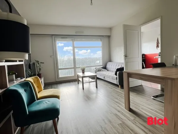 À VENDRE PAR BLOT IMMOBILIER - APPARTEMENT À RENNES PROCHE MÉTRO ET COMMERCES