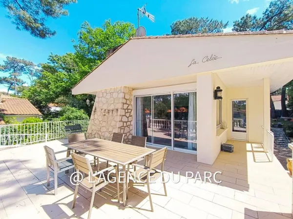 Maison de plain-pied 8 pièces 200 m²