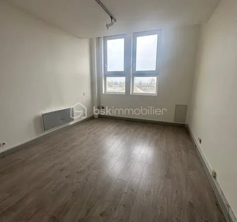 Bureaux 7 pièces 236 m²