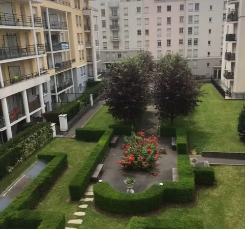 Studio meuble 26 m2 balcon parking
