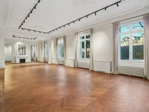 Bureaux 856 m²