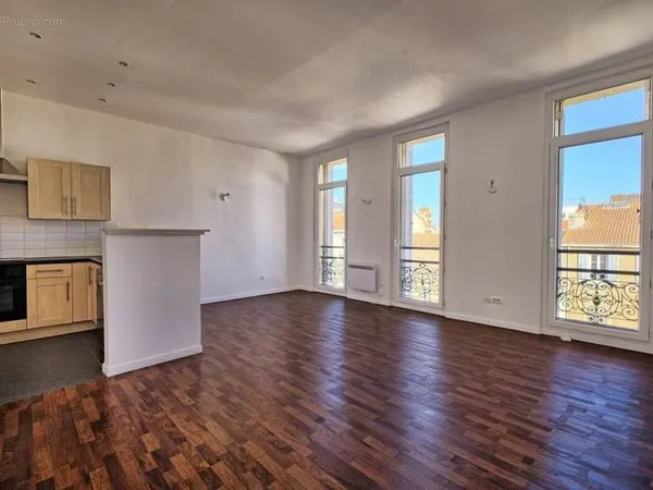 André Aune / Vauban - T3 de 64 m² - Dernier étage.