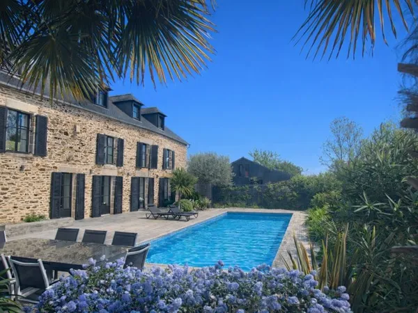 Maison 7 pièces 240 m²