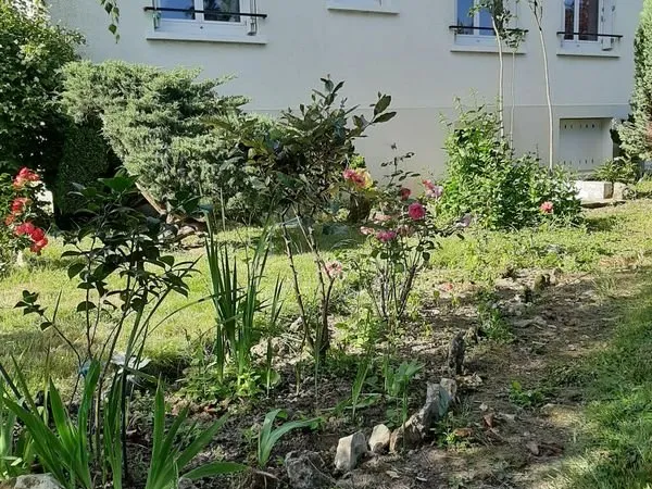 Chambre meublée indépendante chez l'habitant
