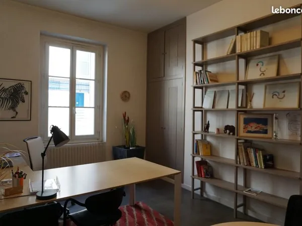 Bureaux RDC Standing 45 m² - Hyper-Centre Poitiers (Le Plateau)