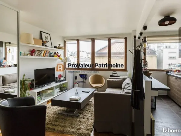 Studio 1 pièce 30 m²