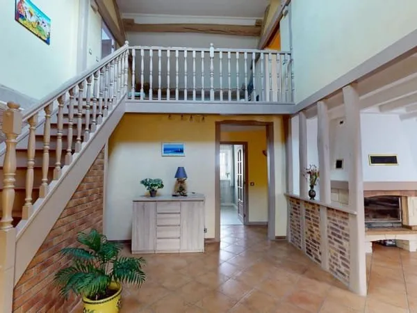 MAISON GRAND CONFORT 9 pièces 220 m2 Prix 350 000