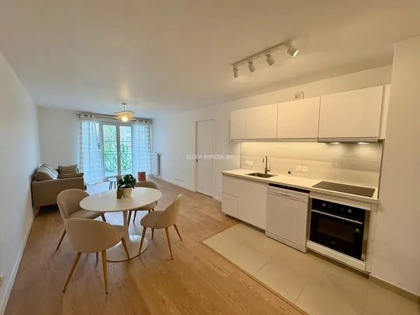 TRÉS BEAU 4 PIECE MEUBLÉ Blanc Mesnil Future ligne 16