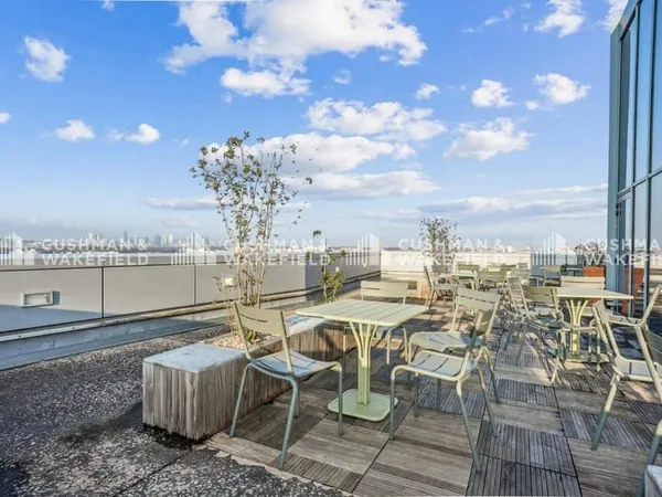 Bureaux 746 m²