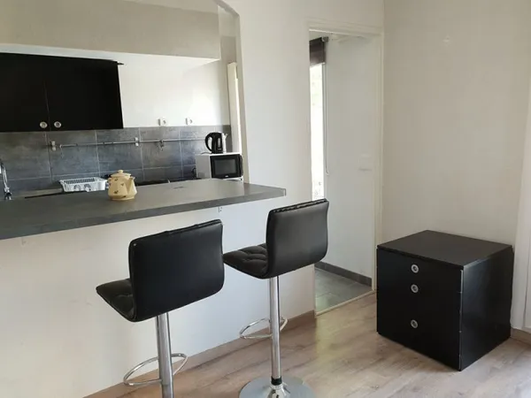 IMMEUBLE DE RAPPORT AVIGNON INTRA MUROS - 4 APPARTEMENTS 1 LOCAL