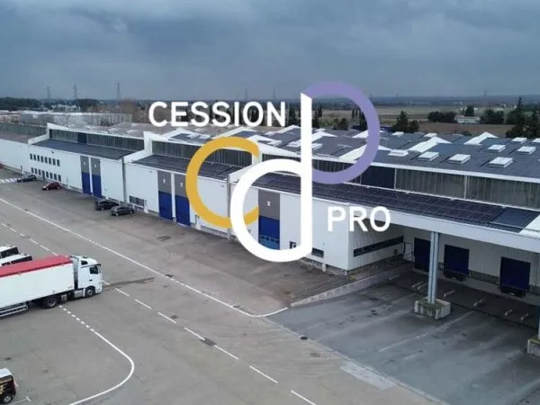 LOCAL D'ACTIVITÉ OU DE STOCKAGE DE 2 458 M² À LOUER À NÎMES