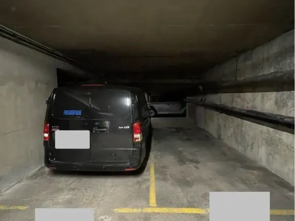 Deux parkings dans résidence sécurisée, Paris 19eme
