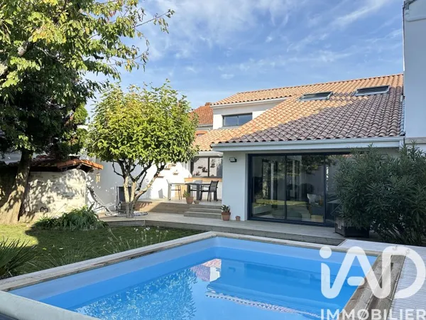 Maison 8 pièces 200 m²