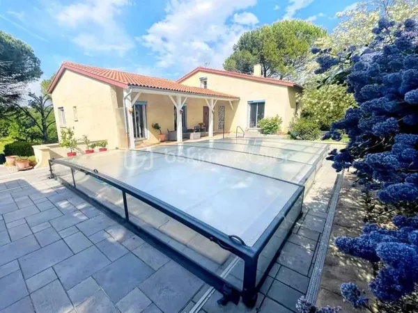 Villa 8 pièces 217 m²