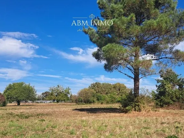 TERRAIN de 1700 m² (Libre de constructeur)