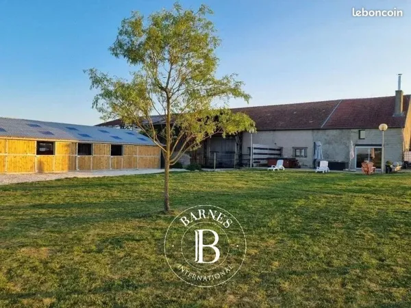 Propriété 225 m² Lachaussée