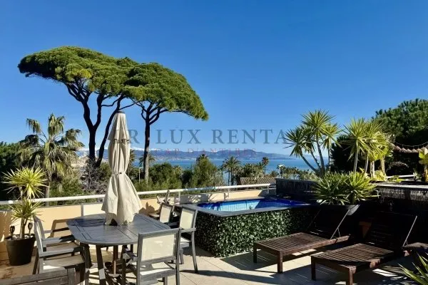 EXCLUSIVITE - 3P avec toit-terrasse de 75 m² - Vue mer à 5 min des plages