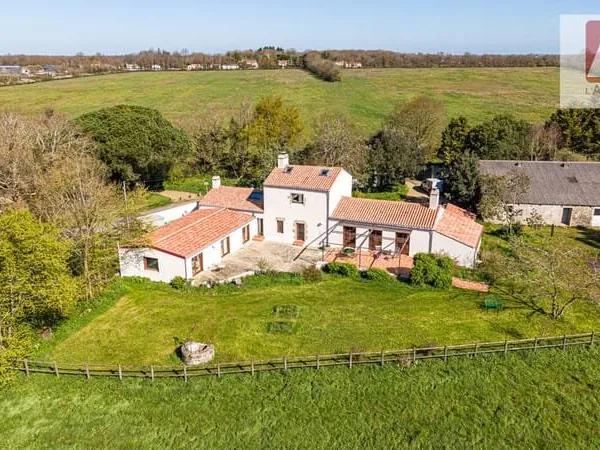 Maison Apremont 7 pièce(s) 243 m2