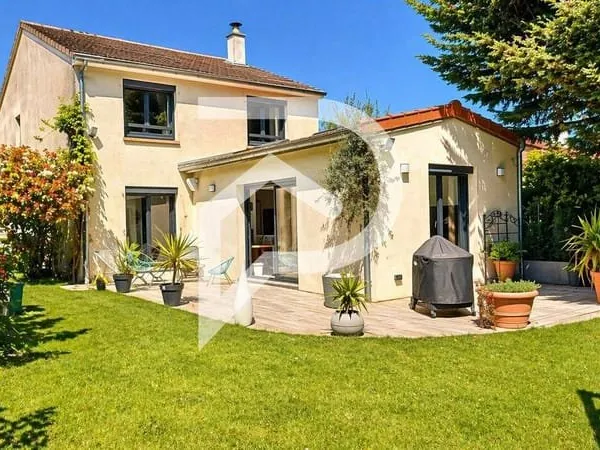 Maison 5 pièces 136 m²