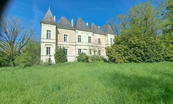 Château 12 pièces 350 m²